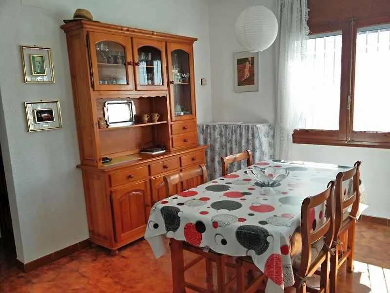 Xalet Amb Jardi Βίλα Empuriabrava